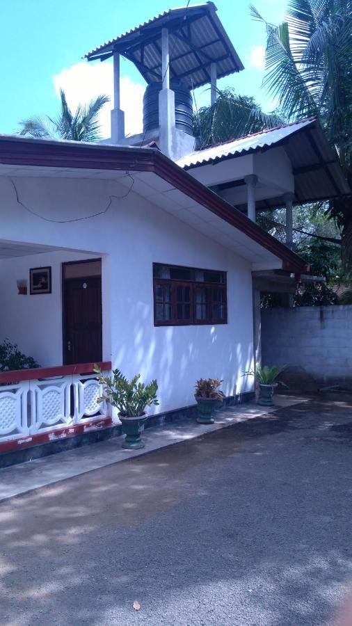 Umaya Holiday Home Anuradhapura Esterno foto