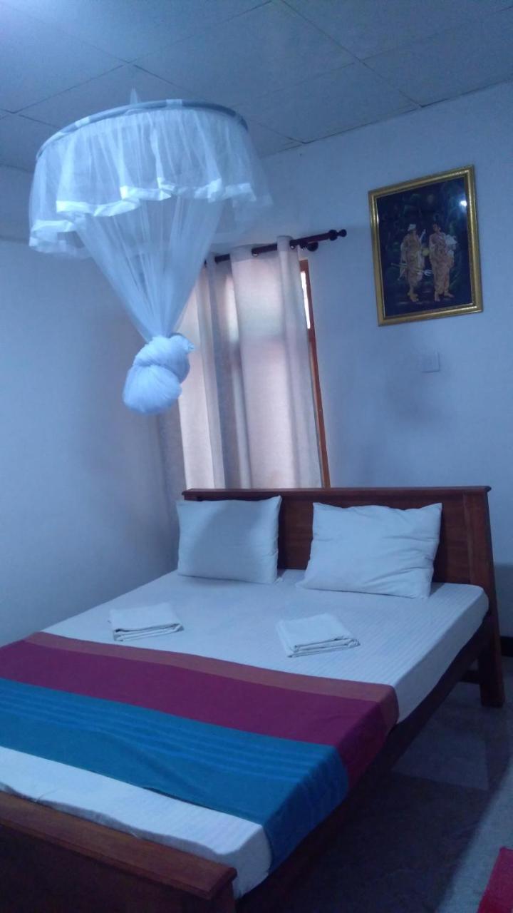 Umaya Holiday Home Anuradhapura Esterno foto