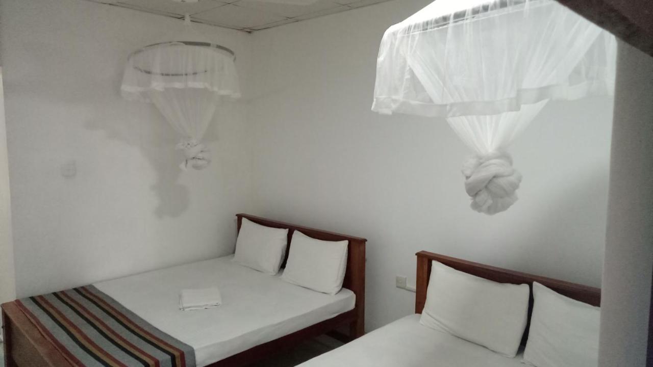 Umaya Holiday Home Anuradhapura Esterno foto